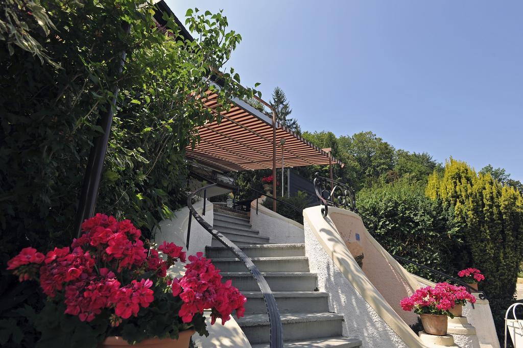 Hotel Restaurant Le Chalet Cortaillod Esterno foto