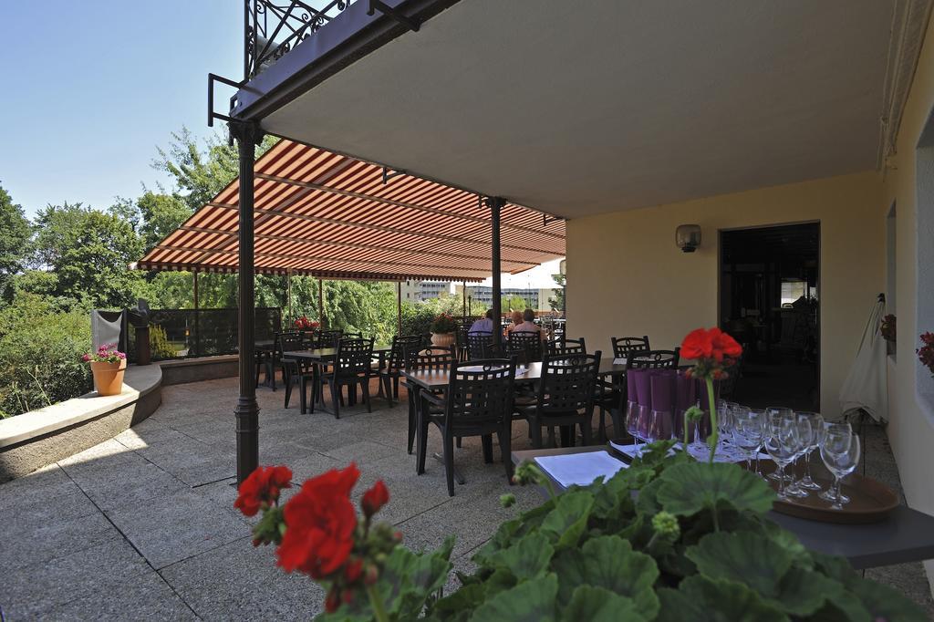 Hotel Restaurant Le Chalet Cortaillod Esterno foto